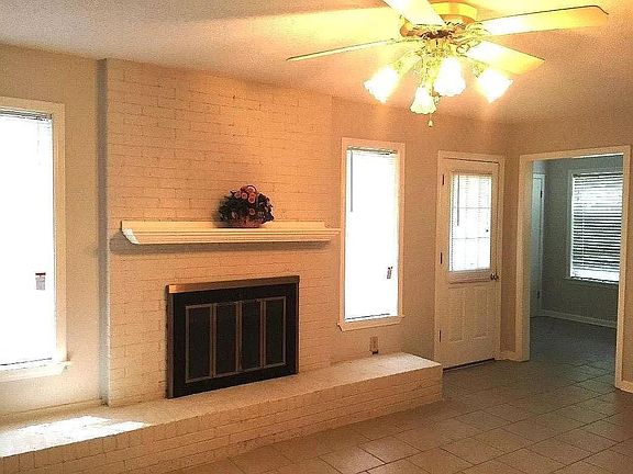 3rd image of 1245 Heathcliff Dr