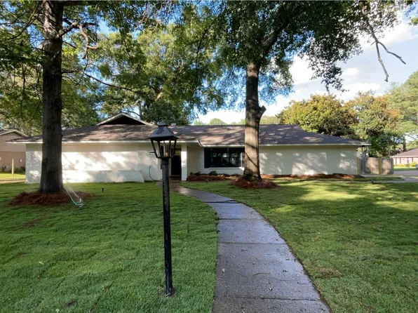 6202 Mossline Dr, Jackson, MS 39211