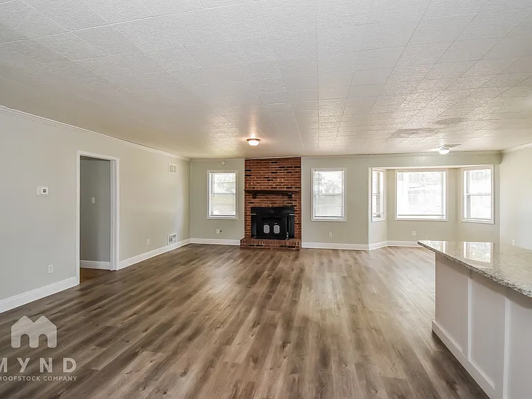 8210 Danbury Cv — Photo 9