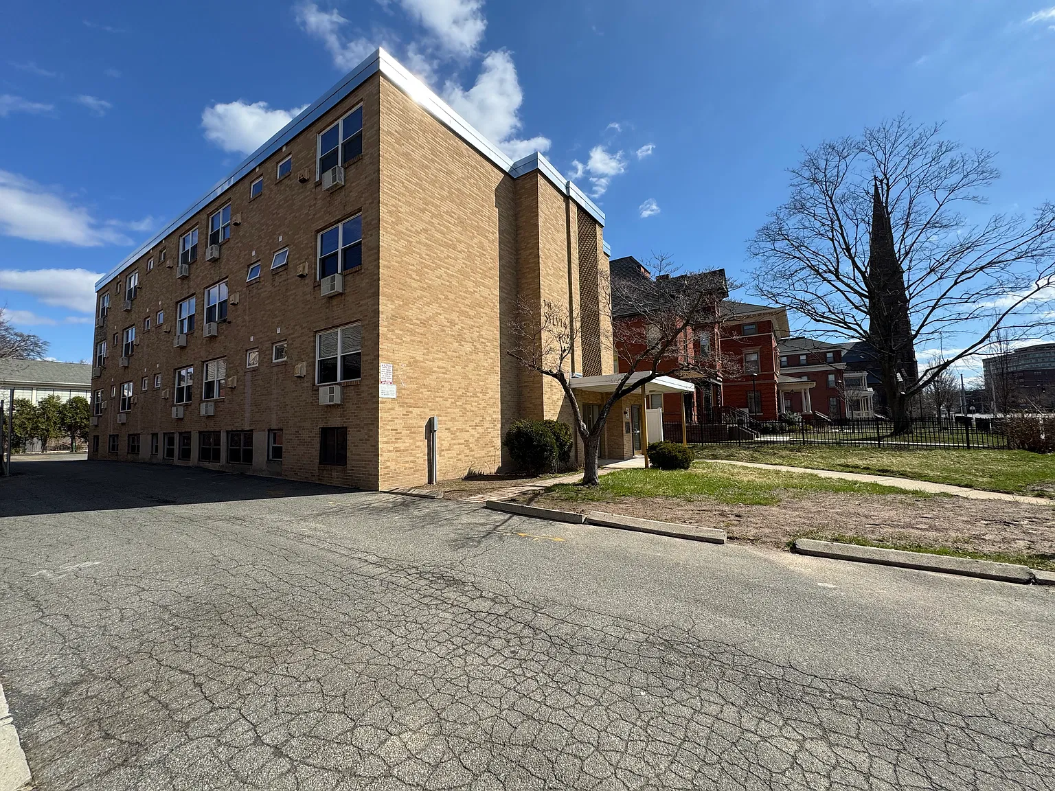 862A1 Asylum Ave — Photo 3