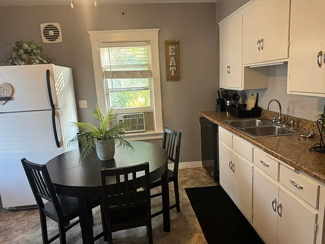 2712 Parade St #1 — Photo 5