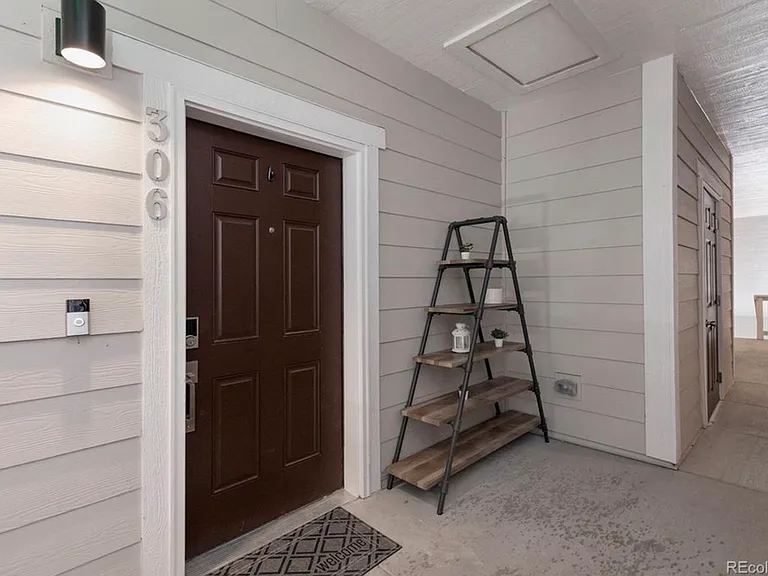 1831 S Dunkirk St #306 — Photo 16