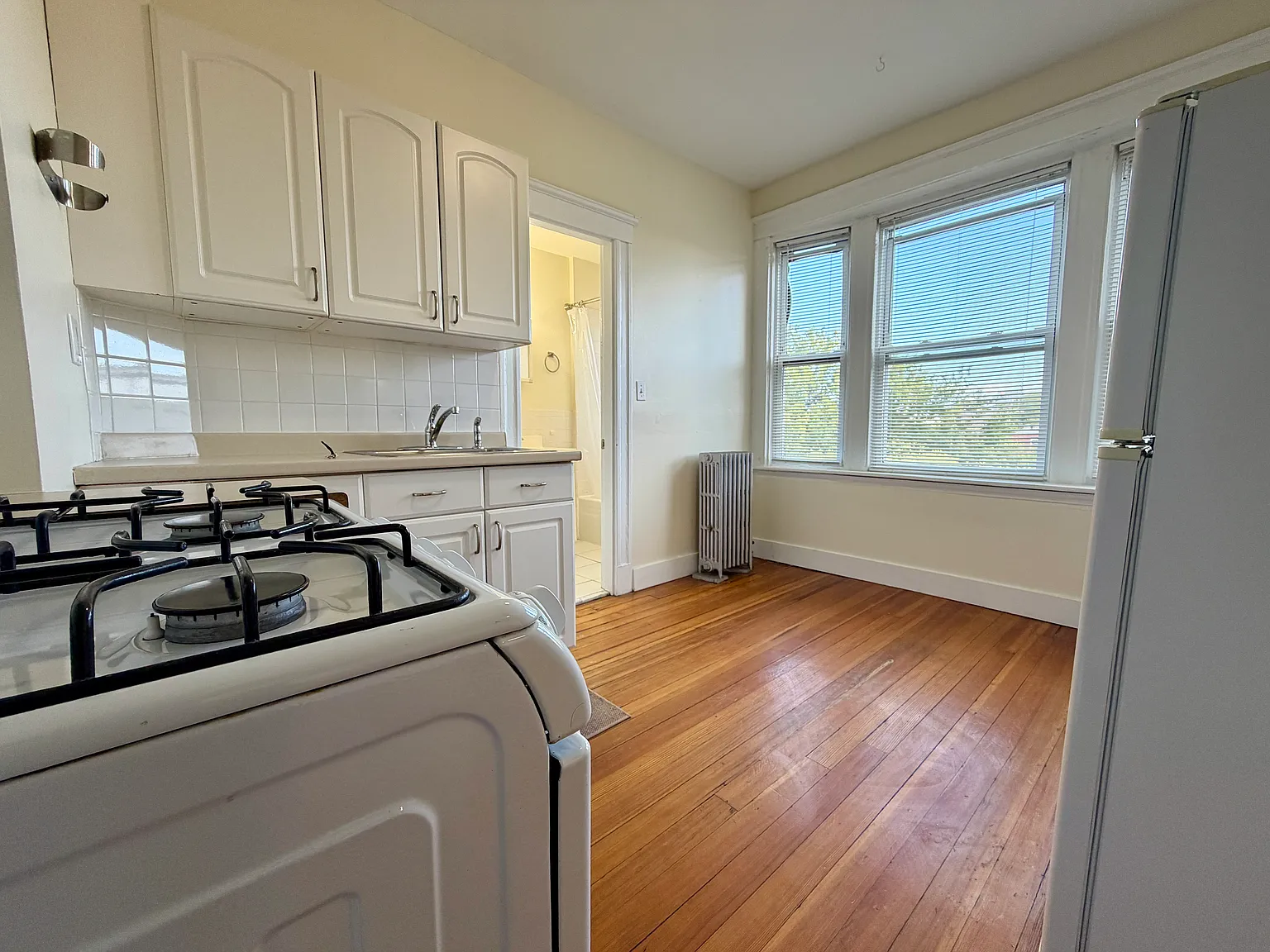 279 Harvard St — Photo 3