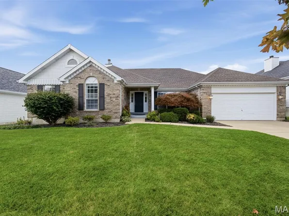752 Hawk Run Dr, O'Fallon, MO 63368