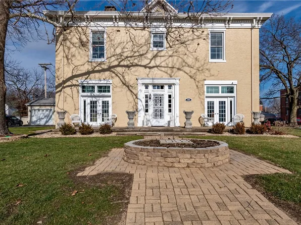 305 W Main St, Shelbyville, IL 62565