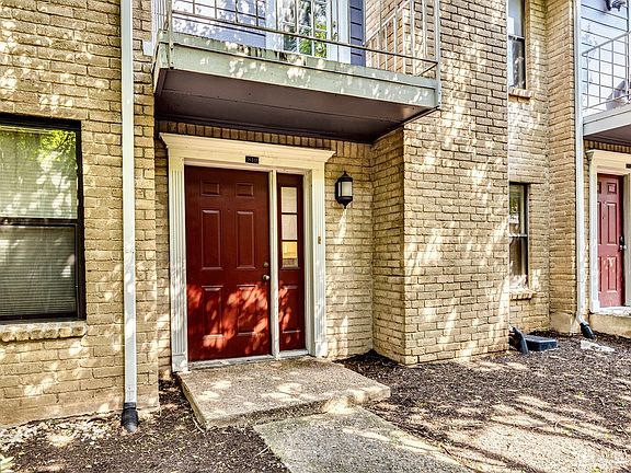 2nd image of 810 Banister Ln