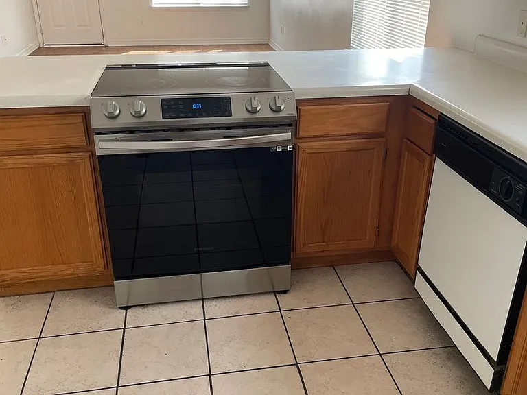 563 Florosa Ct — Photo 3