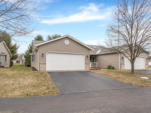 3rd image of 746 Bayberry Ln