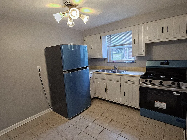 22 Wallace Ave #B — Photo 4