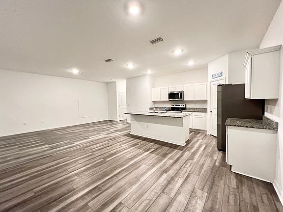5th image of 35475 Eastbrook Ave