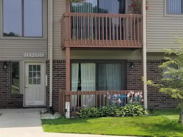 10209 Nancys Blvd APT 66, Grosse Ile, MI 48138