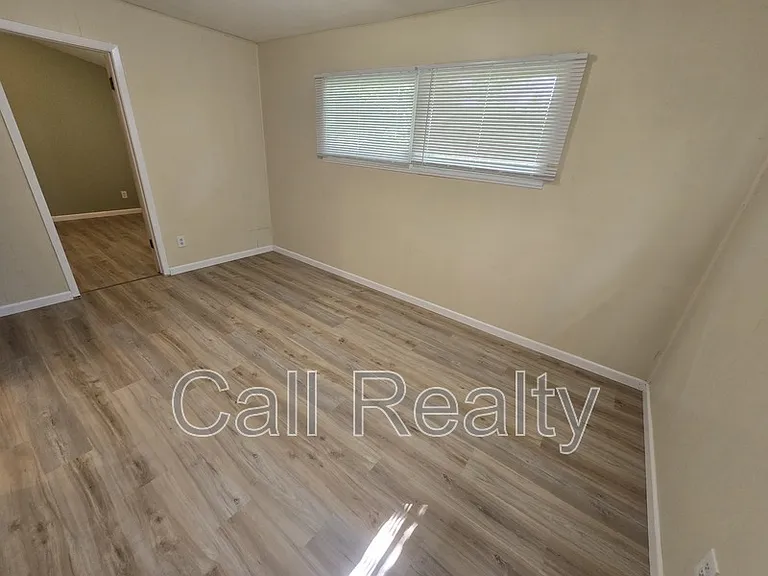 7610 E South Riverway Ave — Photo 8