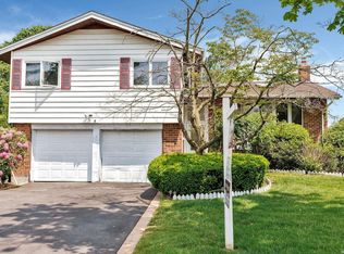 5 Rockland Dr, Jericho, NY 11753