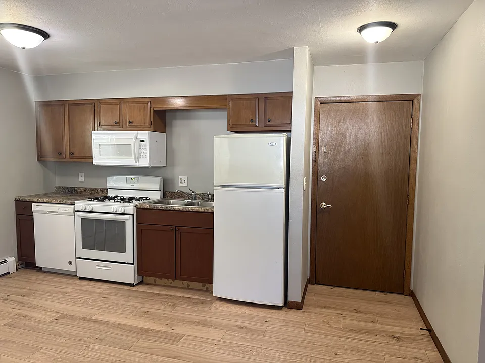 218 Hall St #12