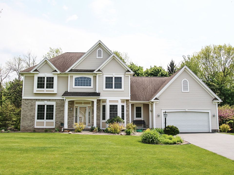 1st image of 9 Splendor Wood Dr