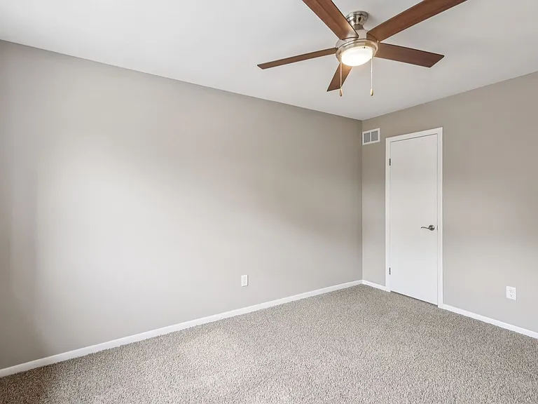 Woodland Reserve Apartments — Photo 10