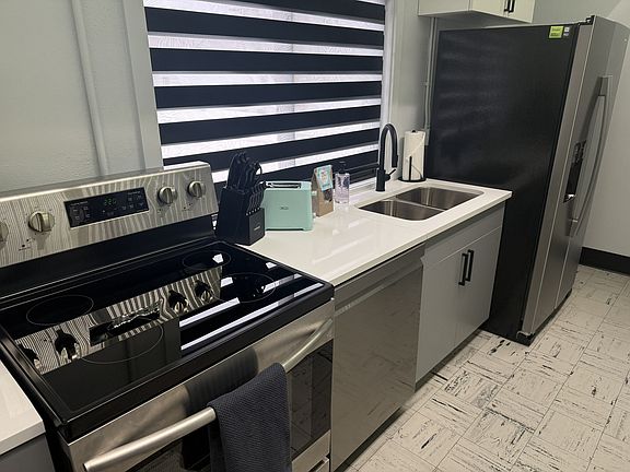 3rd image of 300 S 11th Streetunit N #208