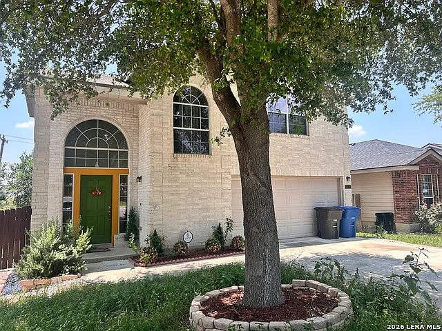 3 bed, 2.5 bath, 1856 sqft, $2,000 — Photo 2