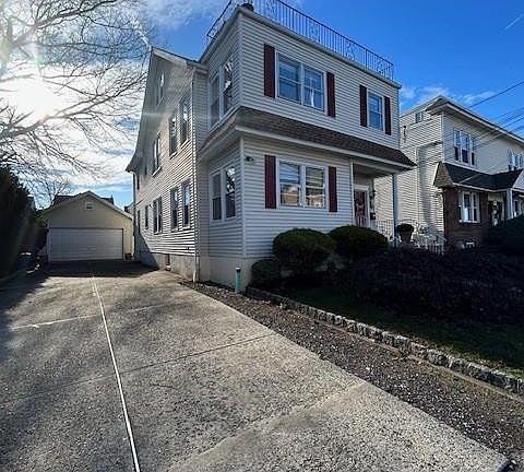 2nd image of 15 Franklin Pl #3