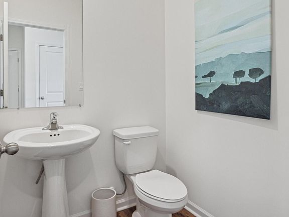 5th image of 3173 Highline Dr SW
