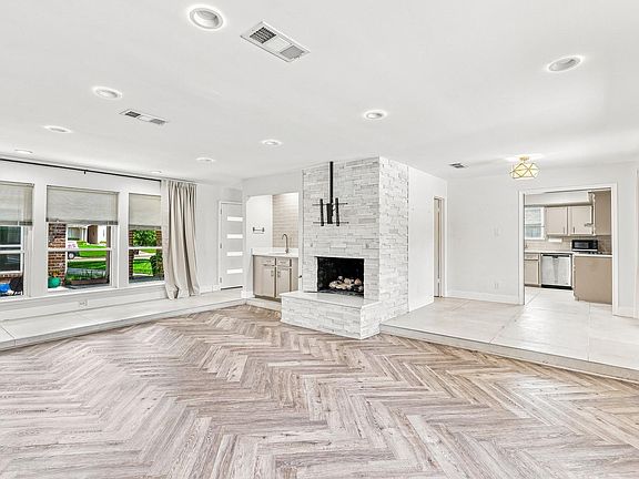 5th image of 1135 Trowbridge Dr