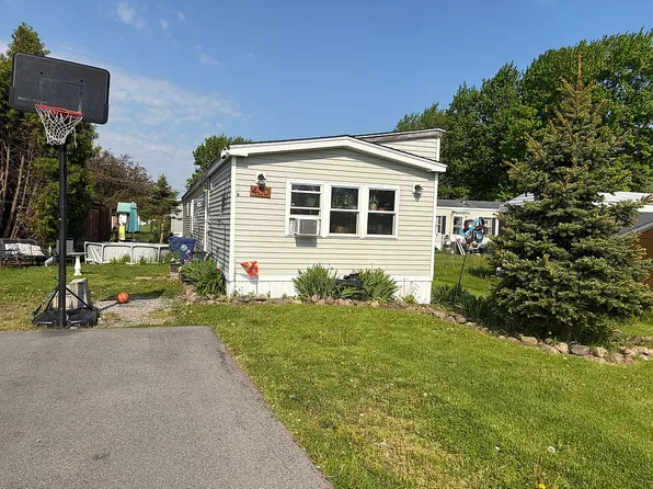 400 Dorwood Park, Ransomville, NY 14131
