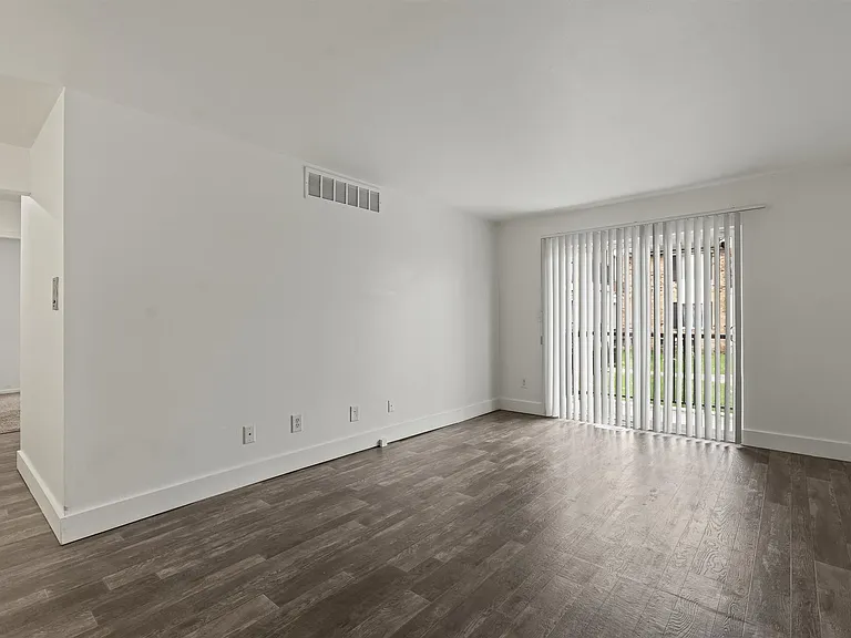 French Quarter Apartments — Photo 4