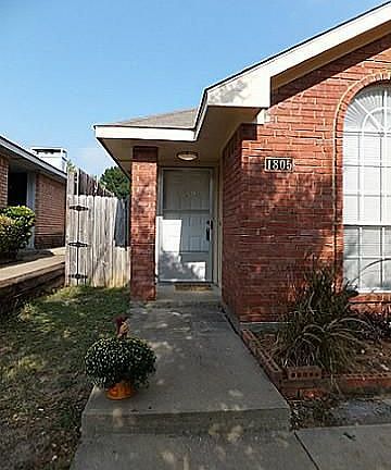 2nd image of 1805 Blair Oak Dr