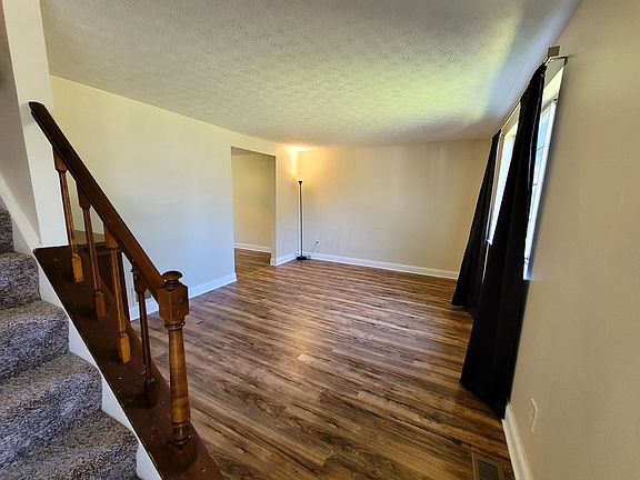 3rd image of 9743 Merry Ln