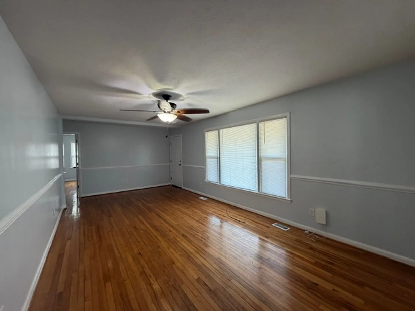 434 Crystal - Ramsey Street~2 Weeks Or 1 Month Free — Photo 4