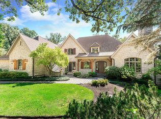 39W695 Oak Shadows Ln, St Charles, IL 60175