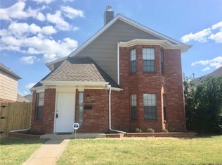 1002 SW 22nd St, Moore, OK 73170