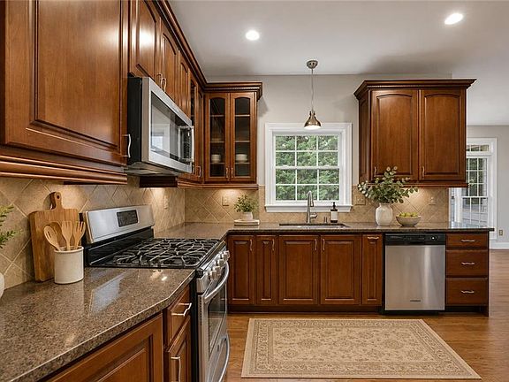 5th image of 7025 Hampton Bluff Way