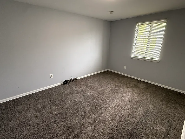 250 Huth Rd #H — Photo 11