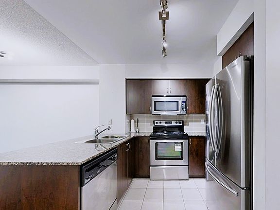 5th image of 215 Fort York Blvd #1607