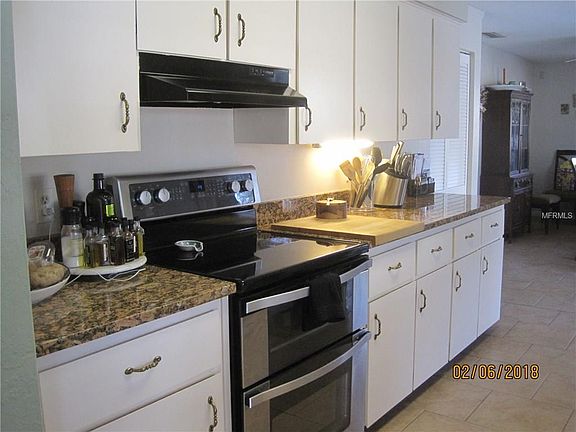 2nd image of 896 Fruitland Dr