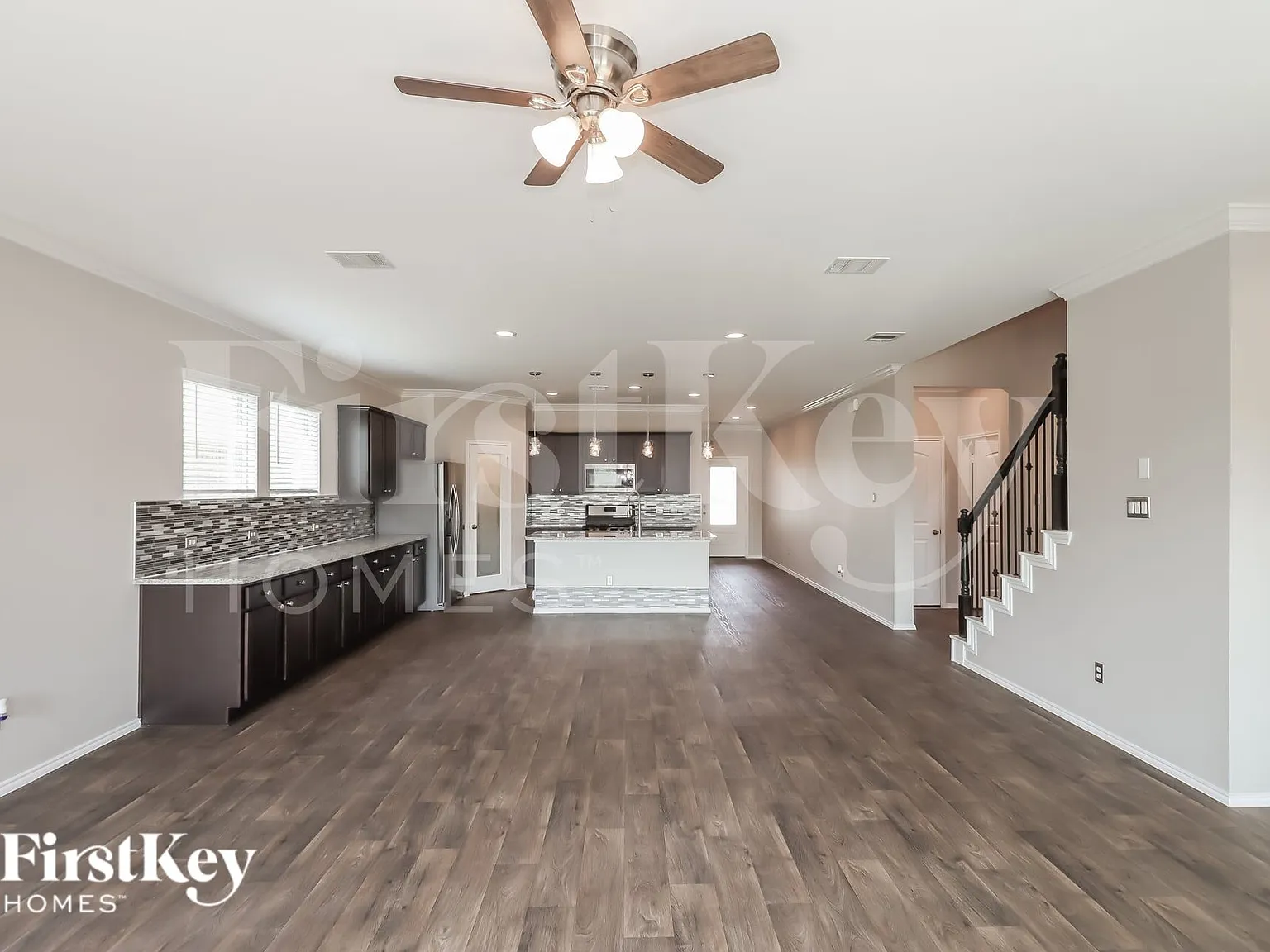 5 bed, 3.0 bath, 2819 sqft, $2,340 — Photo 4