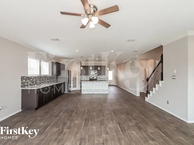 4407 Follina Trl — Photo 4