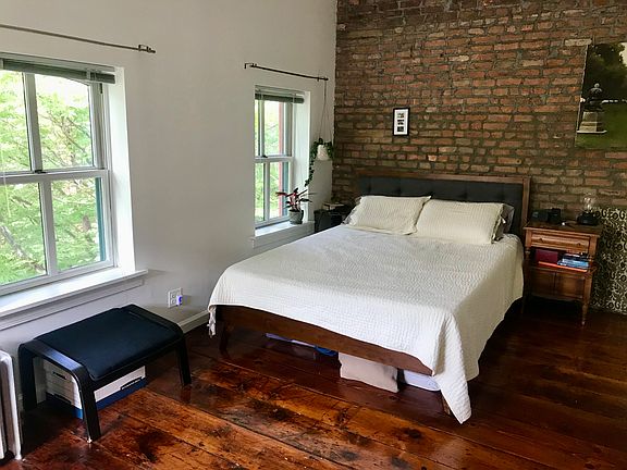 4th image of 118 Gates Ave #2