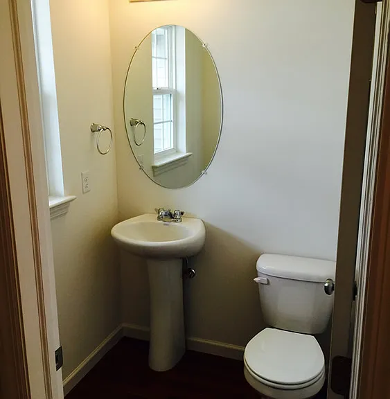 Townhouse 1/2 bath downstairs