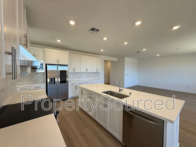 1336 N Martorella Ave — Photo 11