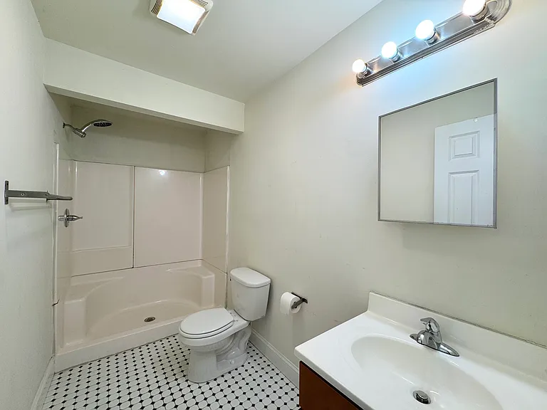 1131 W Nevada St #1 — Photo 18