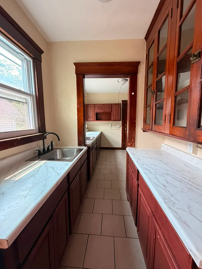 2 bed, $1,800 — Photo 3