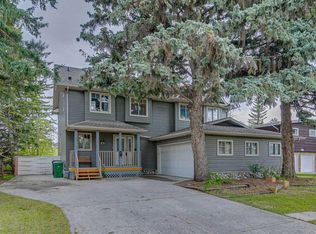 361 E Wildwood Dr SW, Calgary, AB T3C 3E4