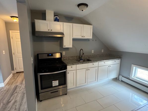 172 Stewart St #3