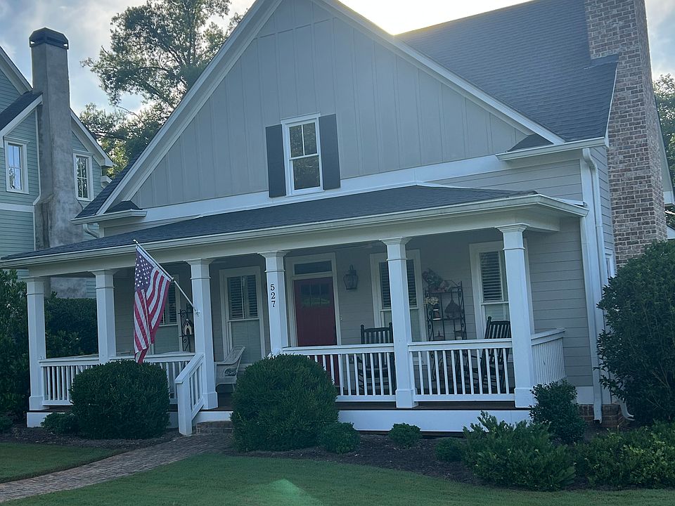 2nd image of 527 Village Rd