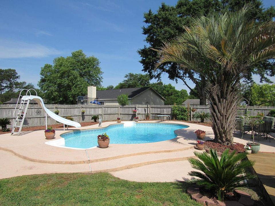 Pool View 1