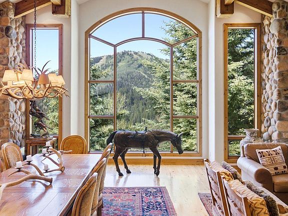 5th image of 9968 Summit View Dr