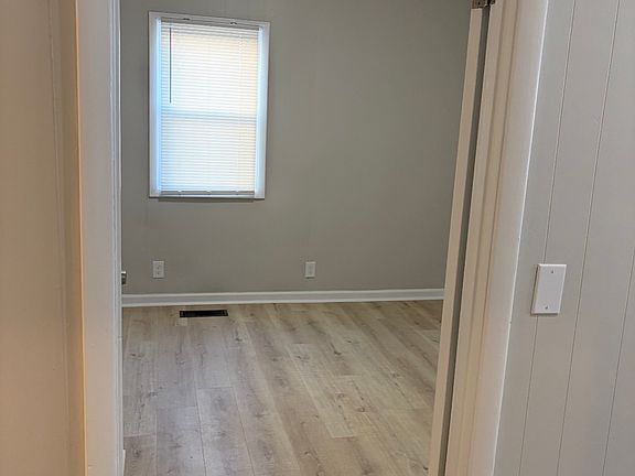 5th image of 36 School St APT 1