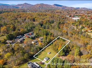 24 Ian River Dr, Asheville, NC 28806